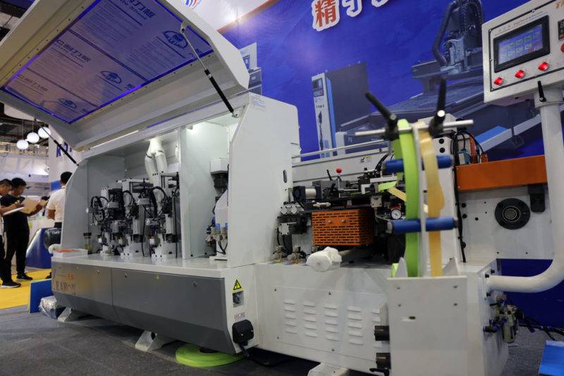 Automatic-tape-adjustment-edge-banding-machine-T600NS