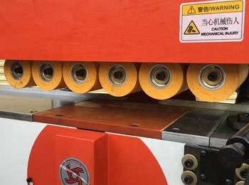 Feeding rubber wheel