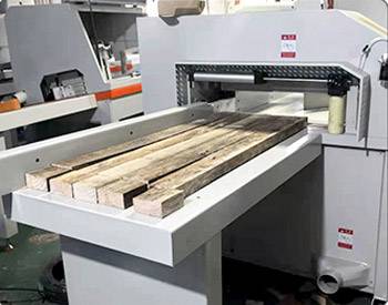 Output worktable