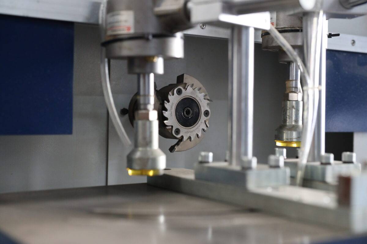 Forming tool device