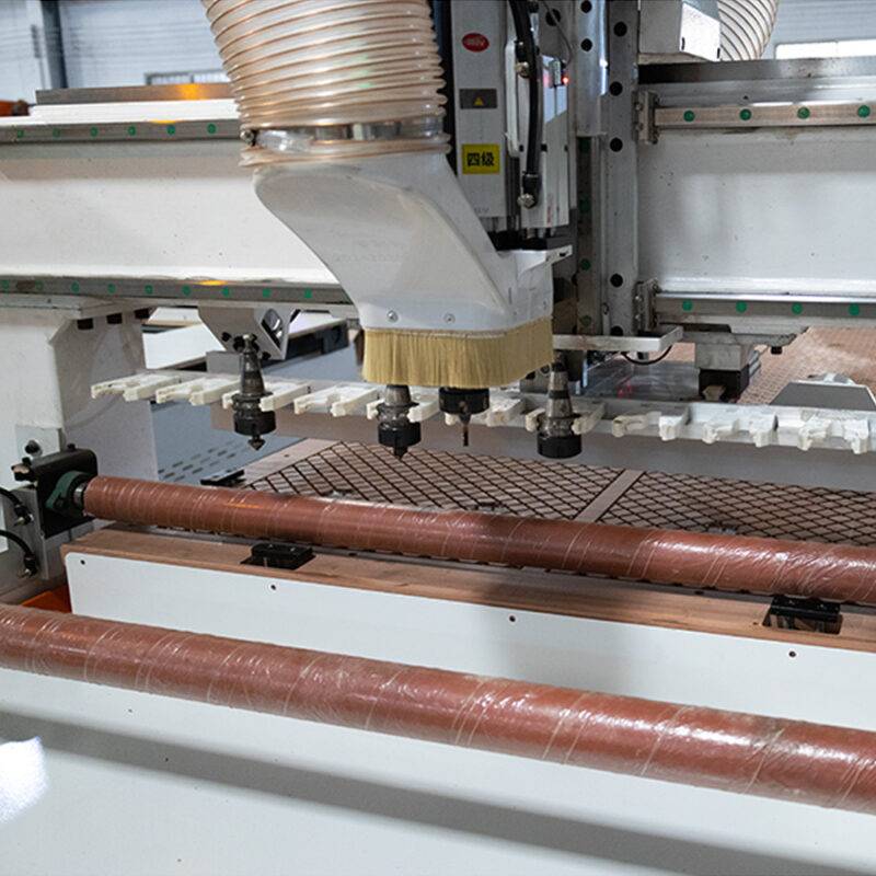 Inline tool changer